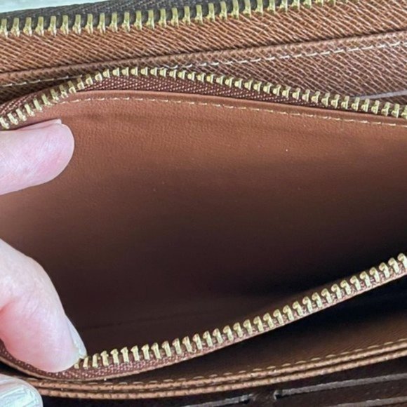 Louis Vuitton Zippy Orgnaizer Wallet Monogram SP5102 - Picture 13 of 14